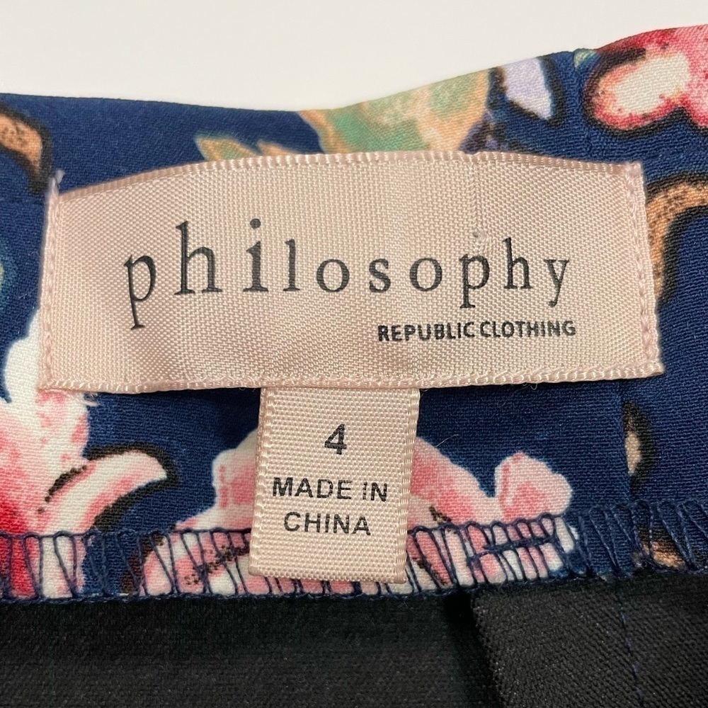 Philosophy Woman’s Navy Floral Tapestry Pencil Skirt Size 4 - Picture 10 of 12